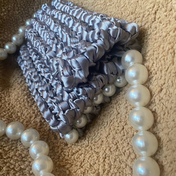 Pearly custom made crossbody clutch - Picture 4 of 8